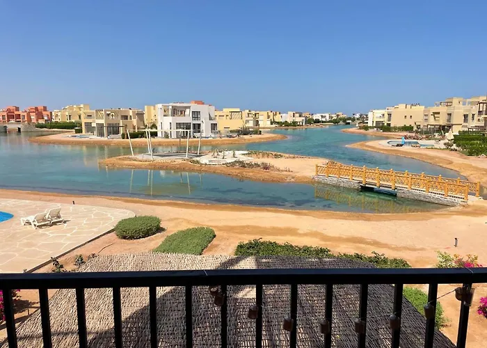 Boho Chic - Scenic Lagoon View At Tawila, Gouna Apartman *