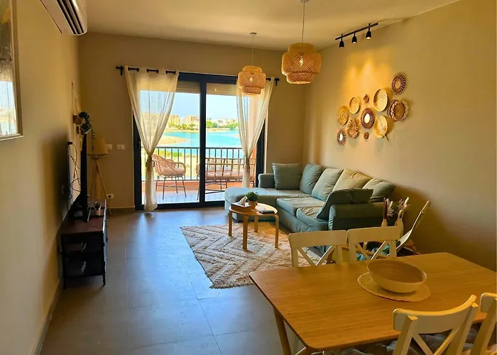 Apartman Boho Chic - Scenic Lagoon View At Tawila, Gouna *
